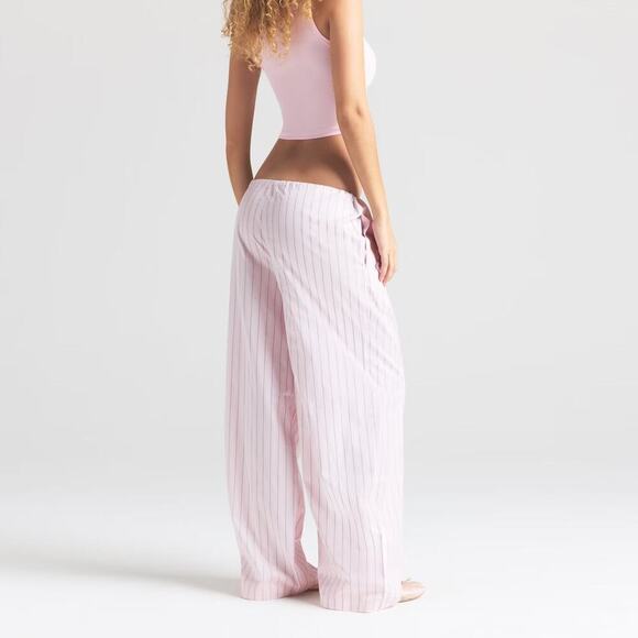 SKIMS COTTON POPLIN STRAIGHT LEG PANT | LIMITED EDITIONPALE PINK PENCIL STRIPE - Picture 3 of 10